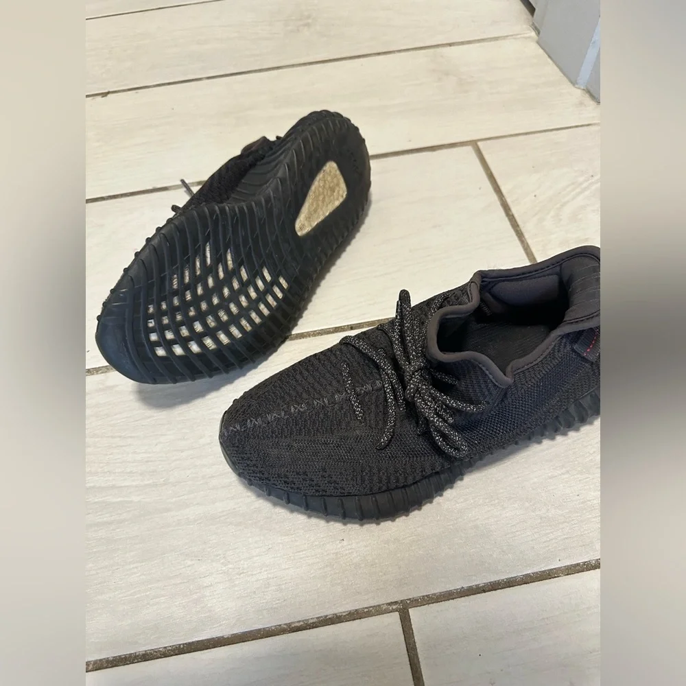 Yeezy 350 Black